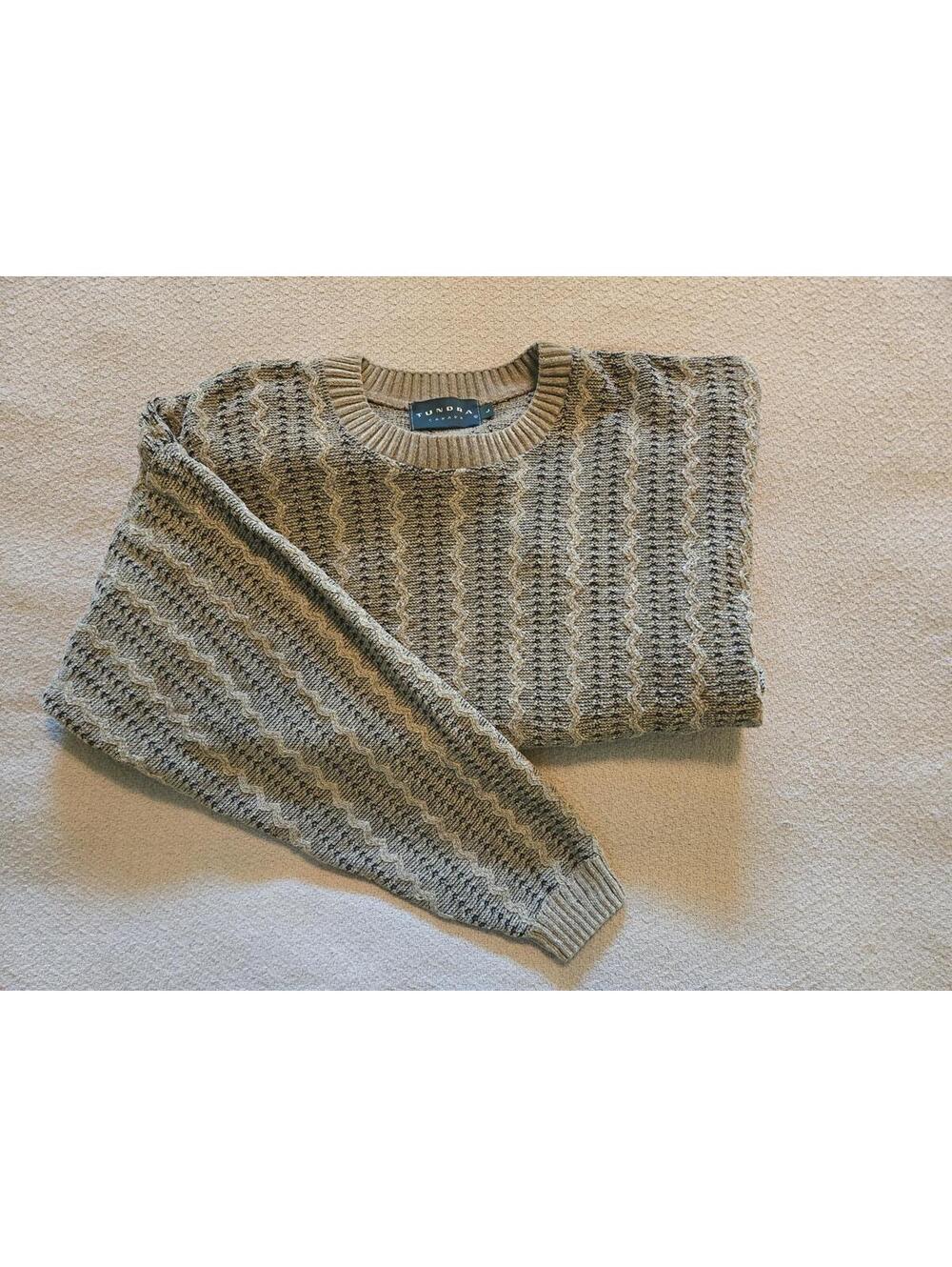 Tundra Sweater L | Textured Neutral Wave Knit